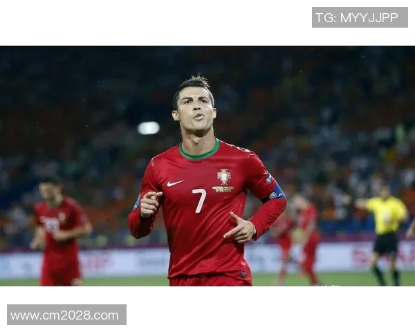 足球明星C罗在赛场上的精彩表现与传奇生涯回顾