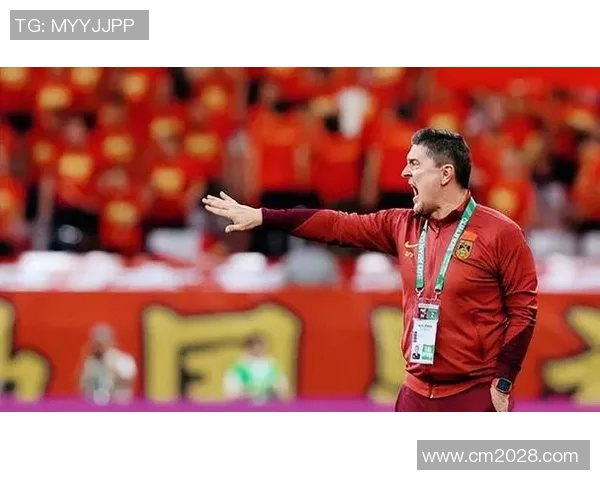 国内足球明星在海外赛场遭遇重伤引发关注与讨论