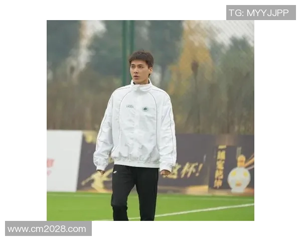 李易峰热爱足球明星背后的故事与他对运动的热情探索 李易峰热爱足球明星背后的故事与他对运动的热情探索